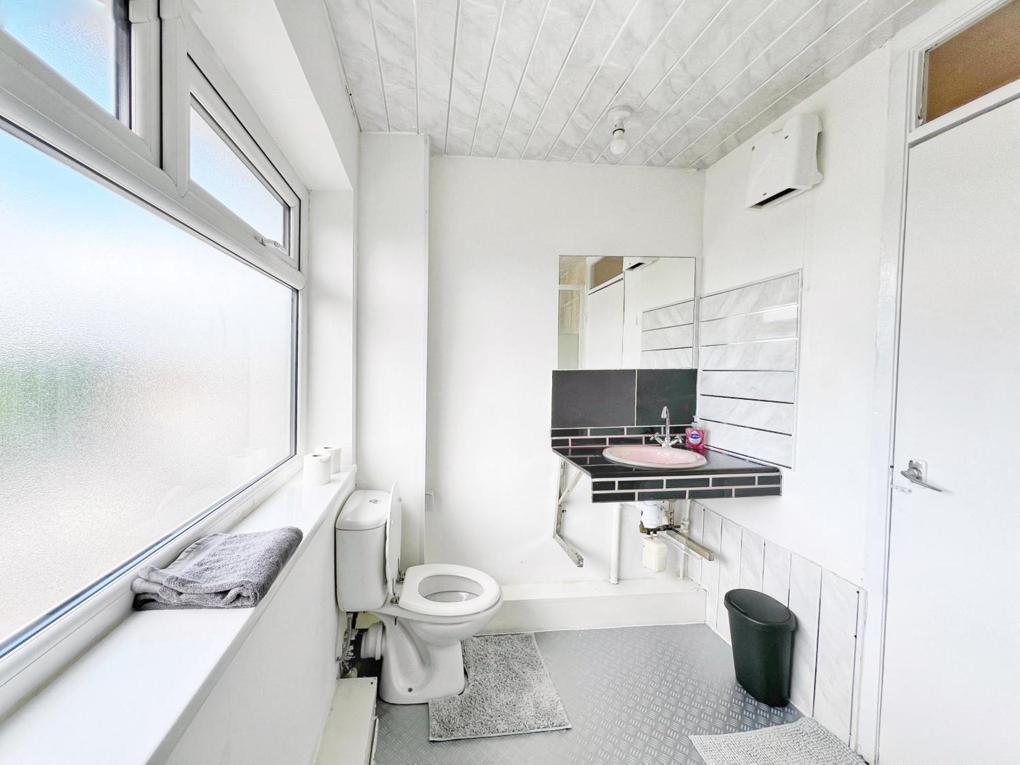 Rusholme Apartment - Sleeps 4 Manchester Luaran gambar